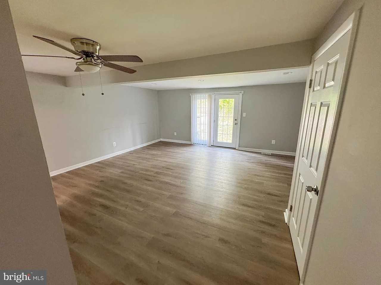 9226 Throgmorton Rd - Photo 6 of 23