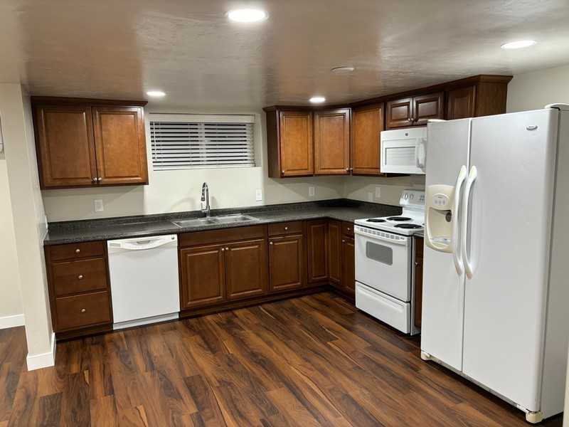 1024 S Main St - Photo 5 of 7