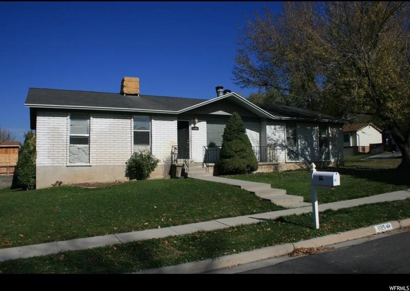 1125 E Fallbrook Way - Photo 2 of 18