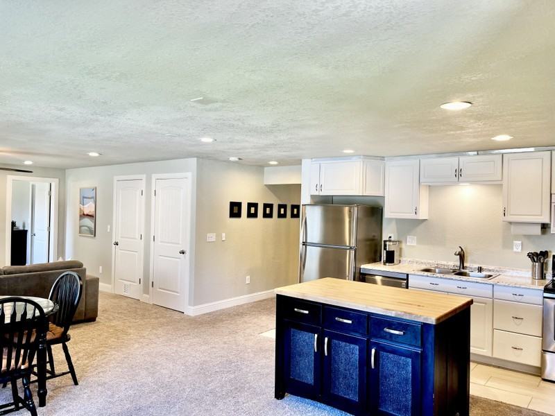 14547 S Broomfield Dr - Photo 4 of 19