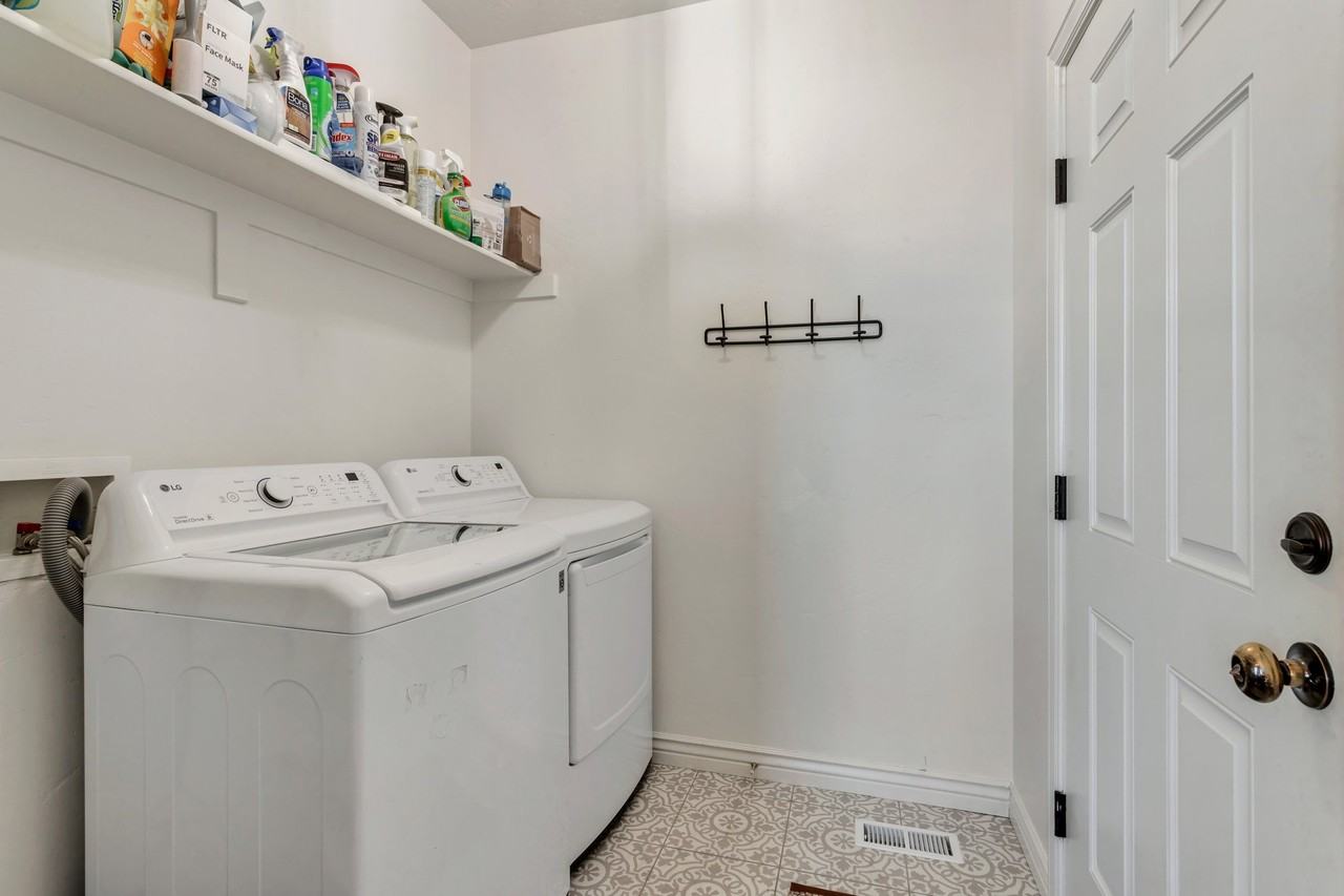 4253 W Clarks Hill Dr - Photo 7 of 19