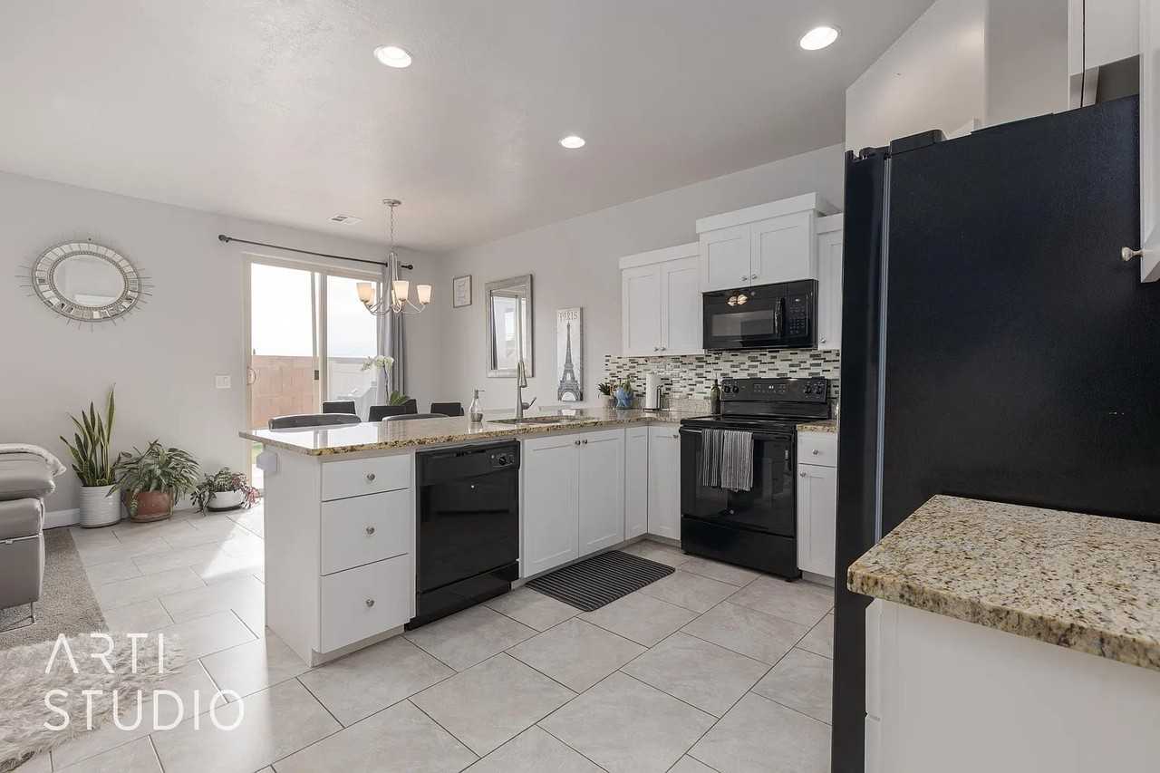 150 Northeast #60 - Photo 5 of 20