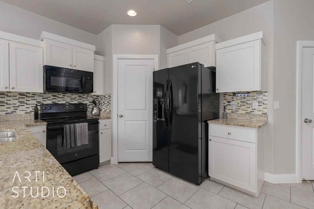 150 Northeast #60 - Photo 6 of 20