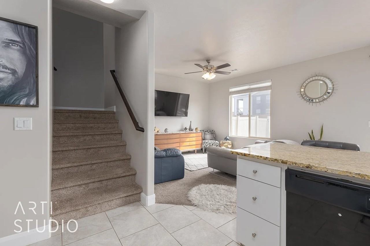 150 Northeast #60 - Photo 7 of 20
