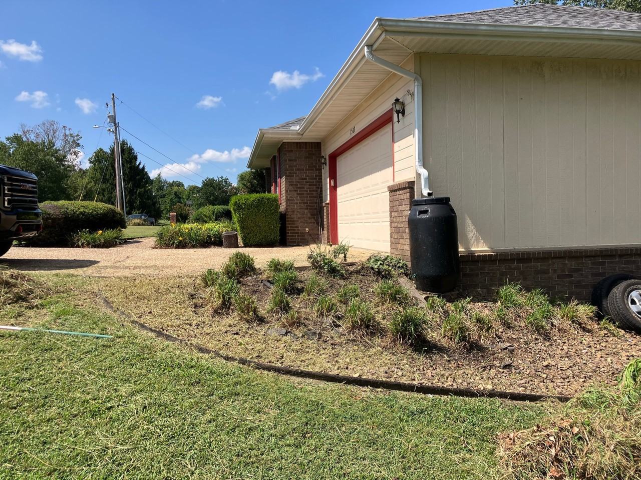 1503 Twin Lakes Dr - Photo 2 of 7
