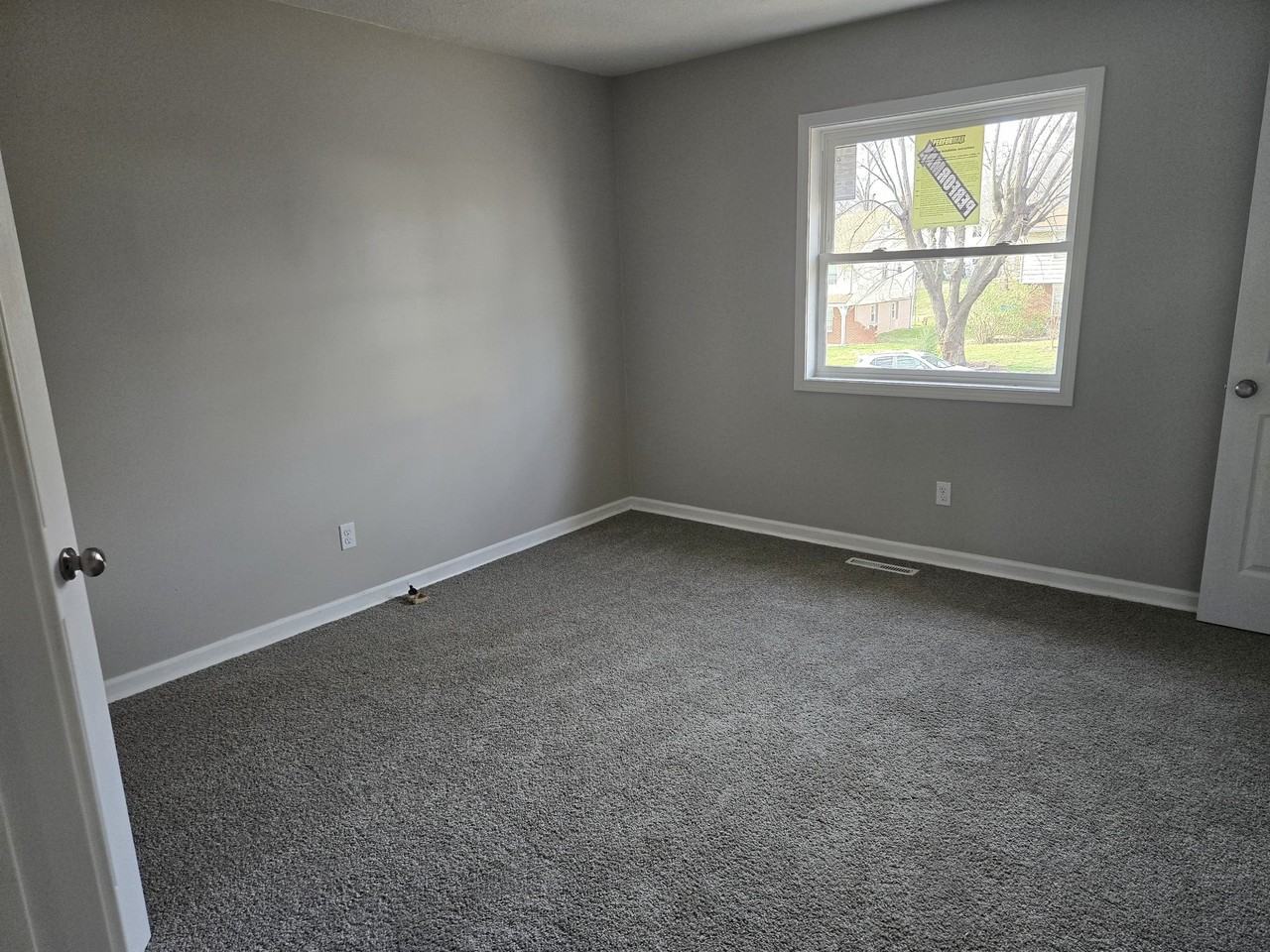 3609 Ne 67th St - Photo 6 of 11