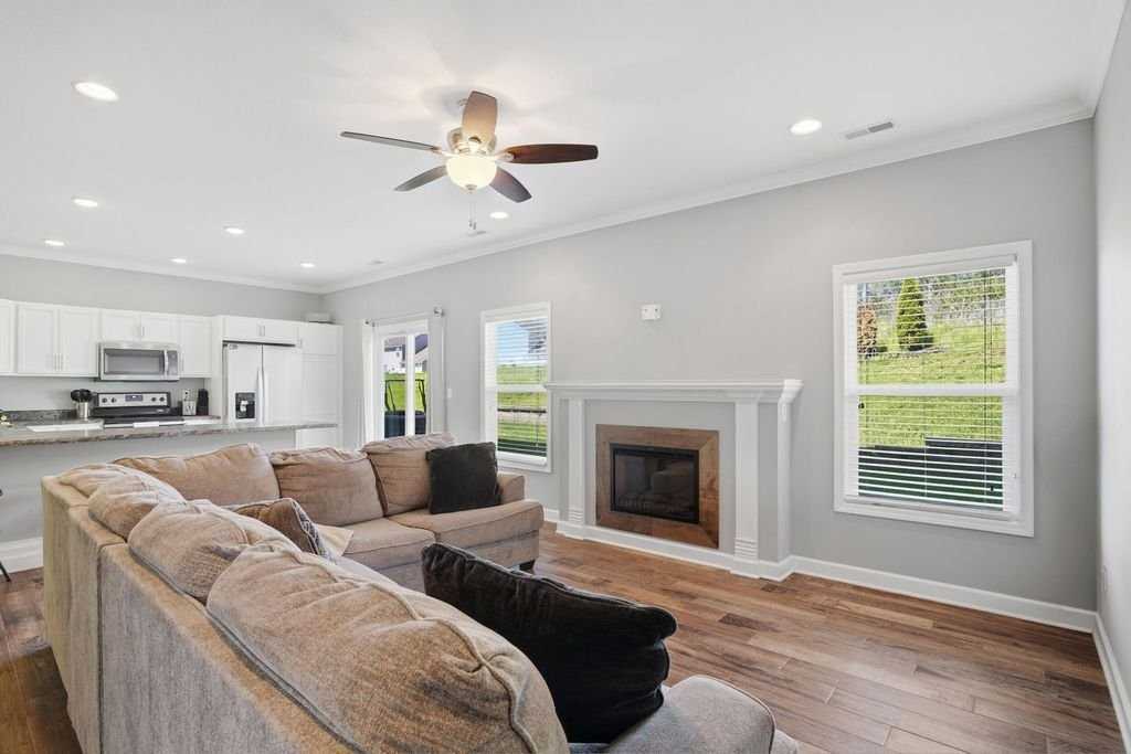 5209 Silver Mill Dr - Photo 2 of 20