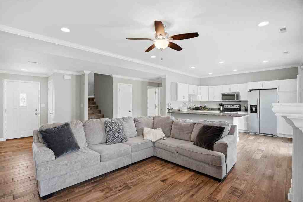 5209 Silver Mill Dr - Photo 4 of 20