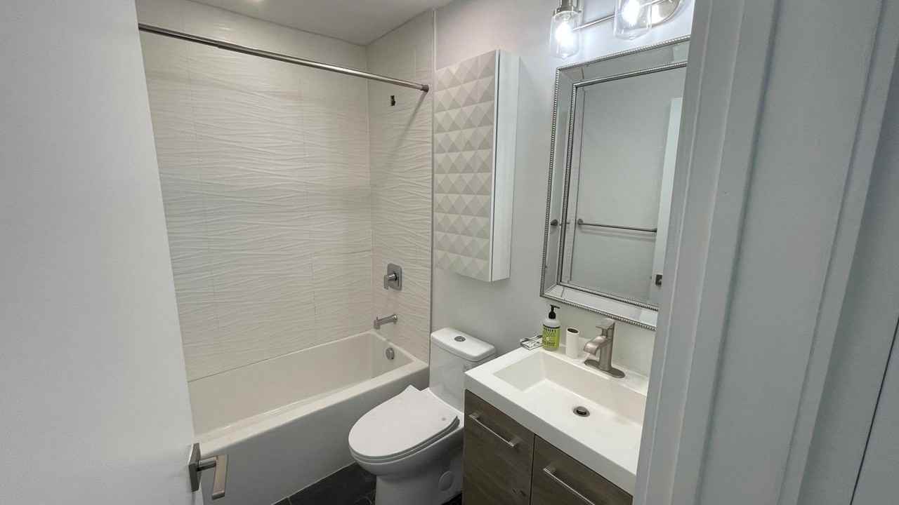 35 Sw 6th St #1 - Photo 2 of 21
