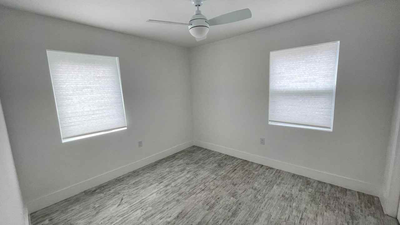 35 Sw 6th St #1 - Photo 3 of 21