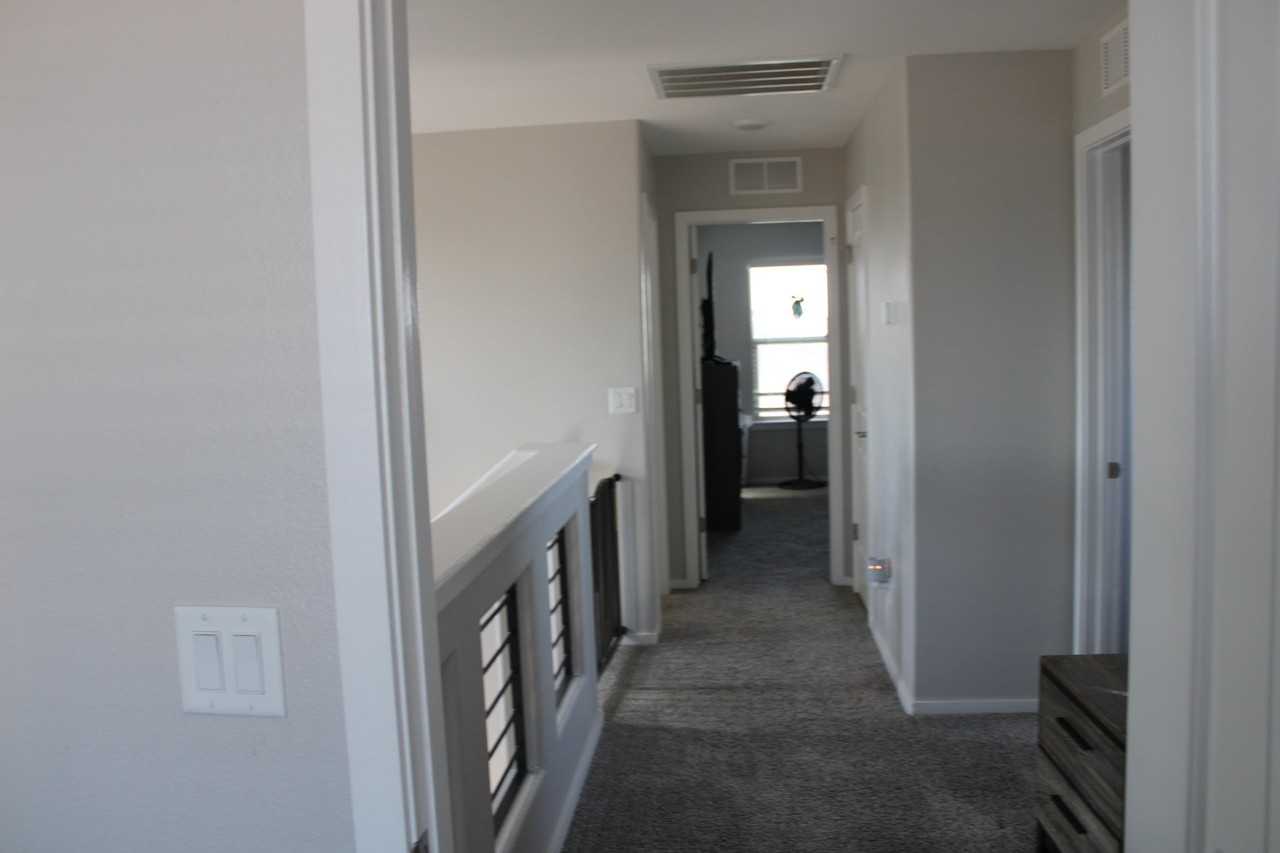 13909 Summer View Ave - Photo 2 of 23