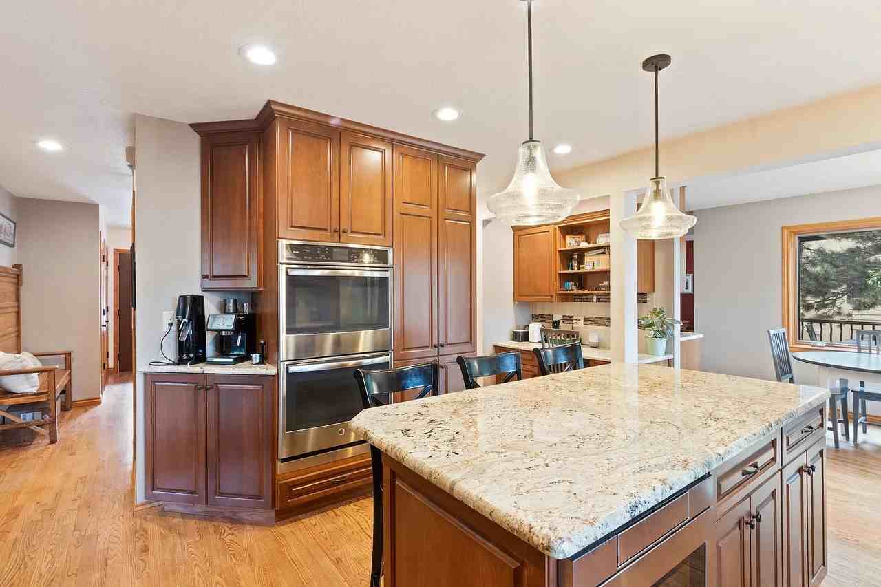 36 Sandra Ln - Photo 5 of 20