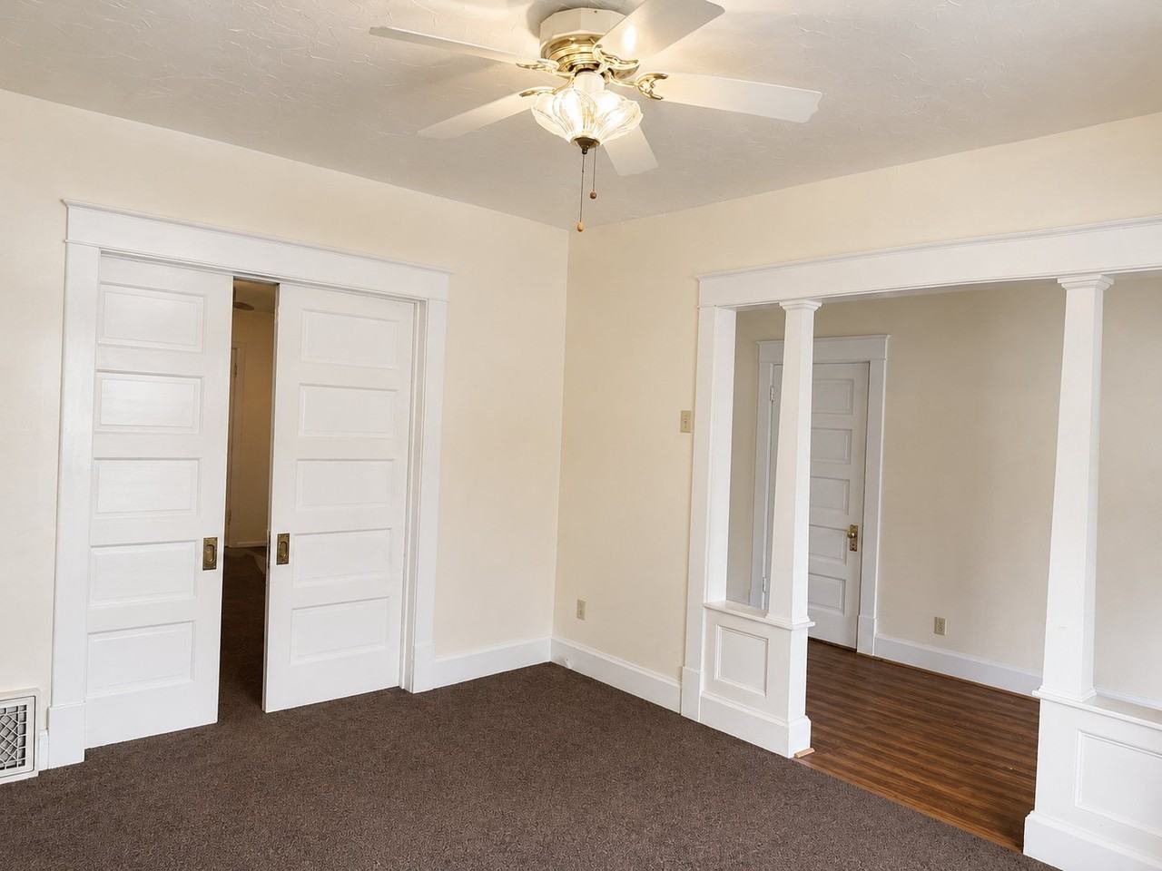 422 Franklin Ave #1 - Photo 3 of 11