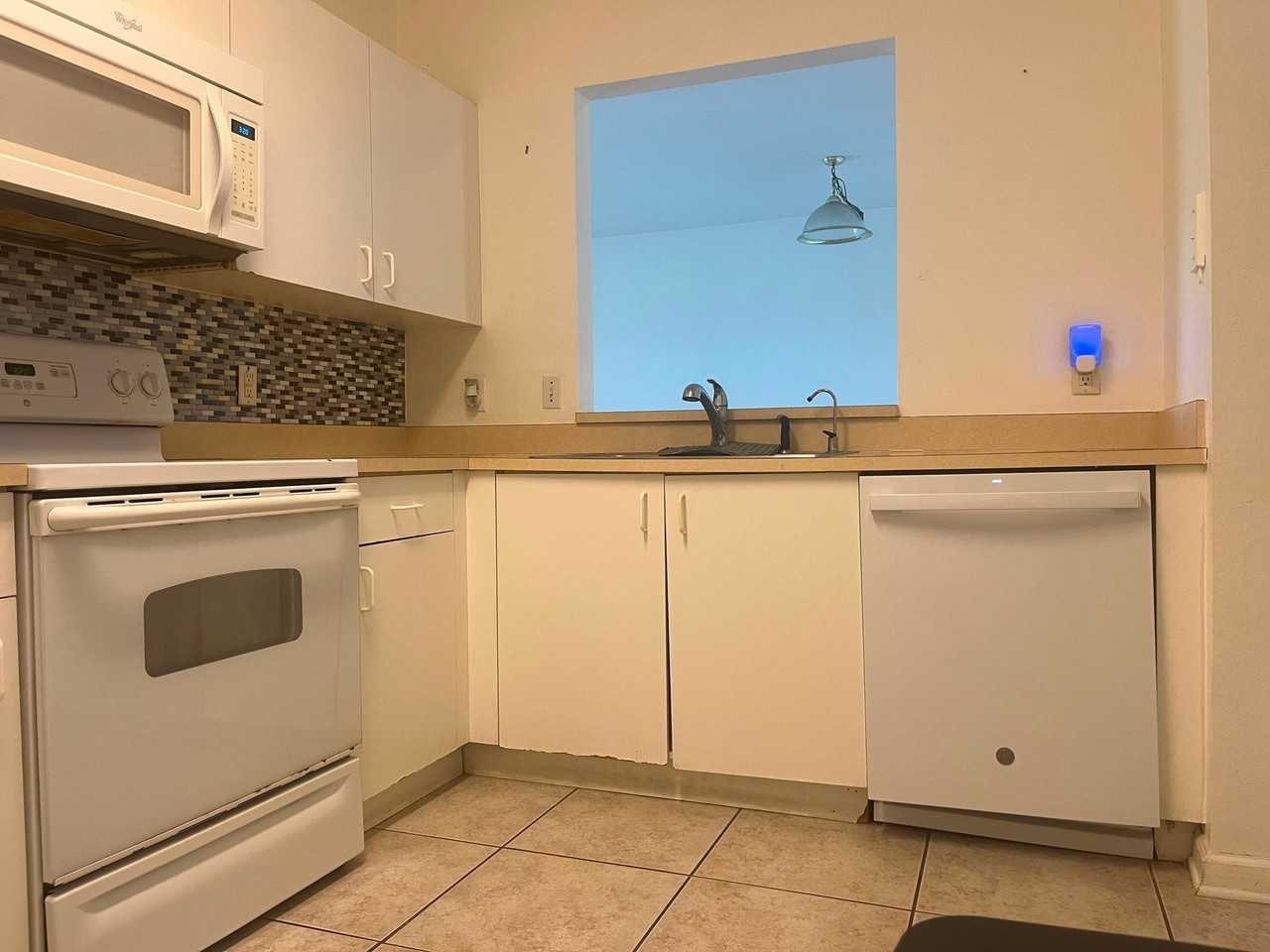 522 Villa Del Sol Cir #204B - Photo 4 of 24