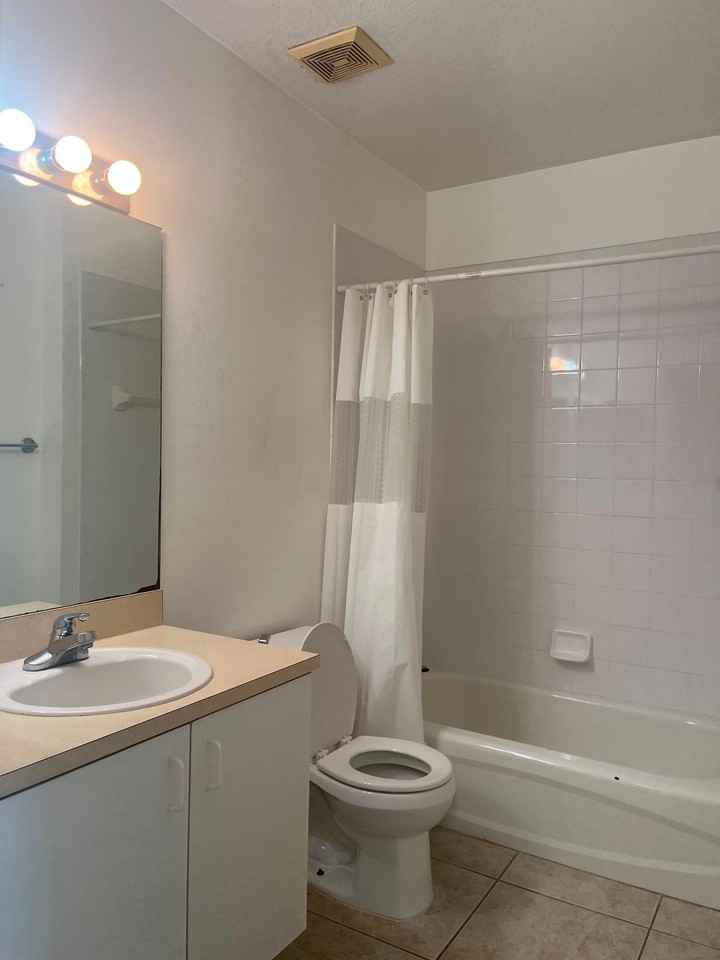 522 Villa Del Sol Cir #204B - Photo 7 of 24