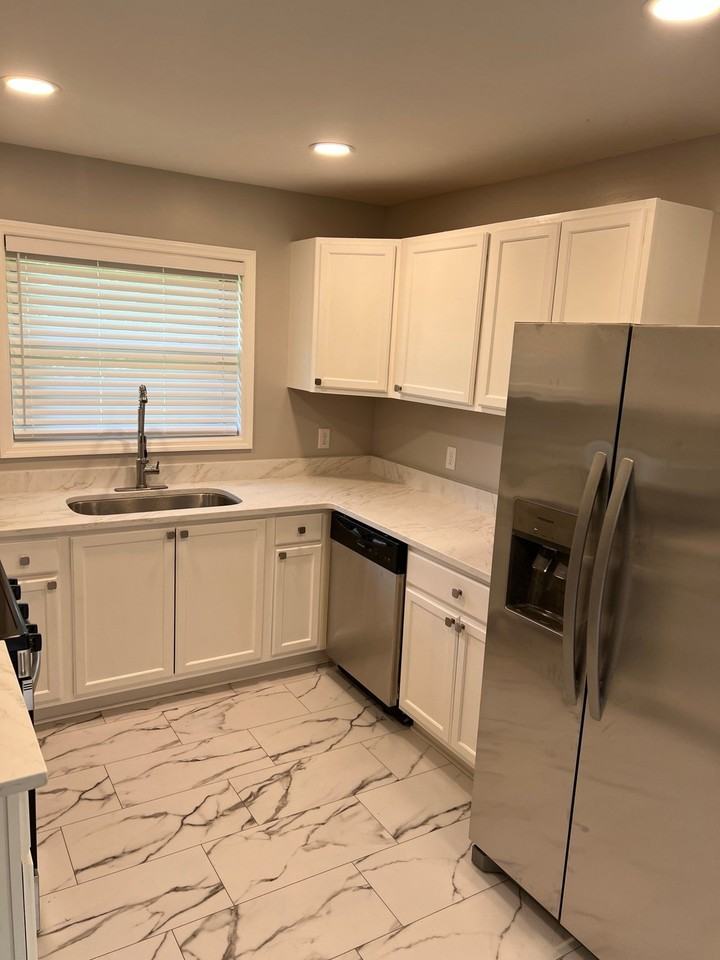 1492 Arkadelphia Rd - Photo 3 of 10