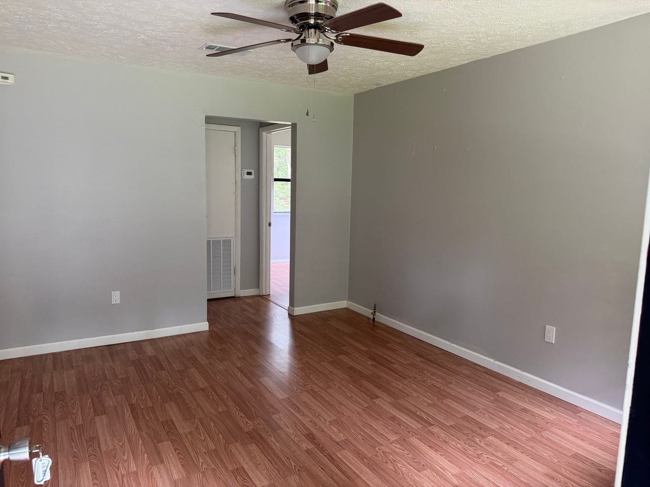 135 Mclin Ln - Photo 2 of 14