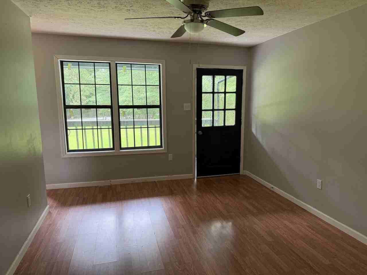 135 Mclin Ln - Photo 3 of 14