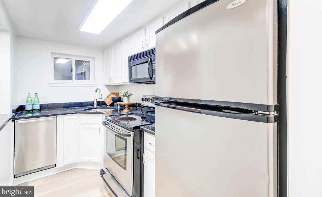 1673 Park Rd Nw #B2 - Photo 5 of 24