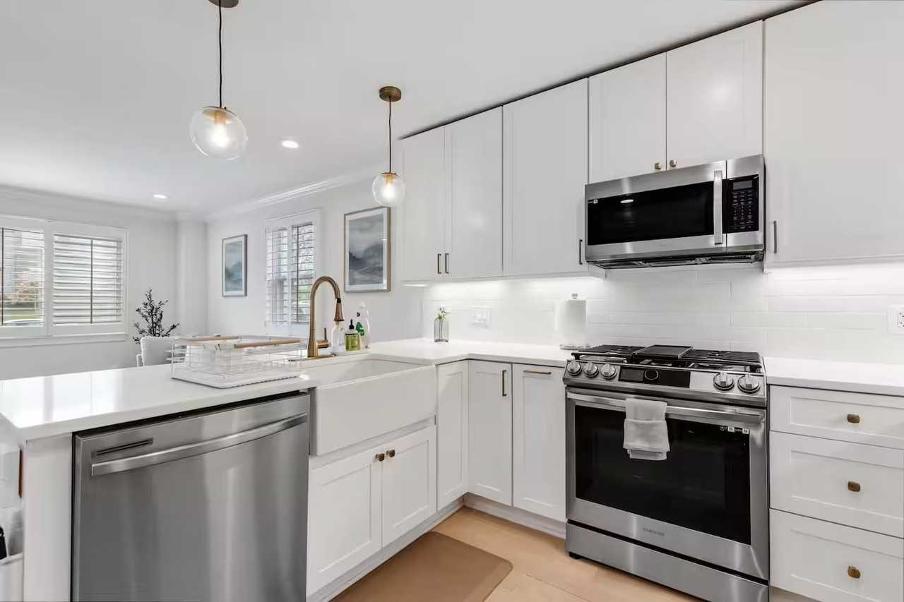 815 Jefferson St - Photo 4 of 20
