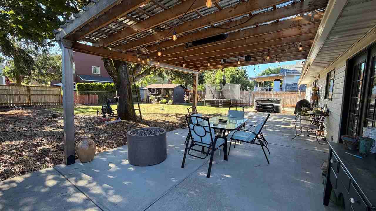 4710 Ne 129th Ave - Photo 3 of 20