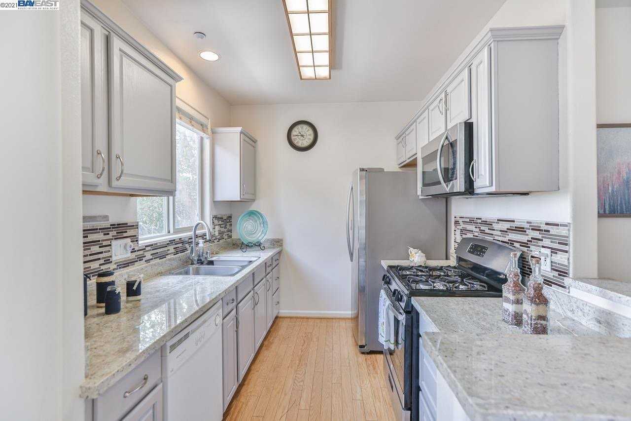25131 Angelina Ln #8 - Photo 4 of 8