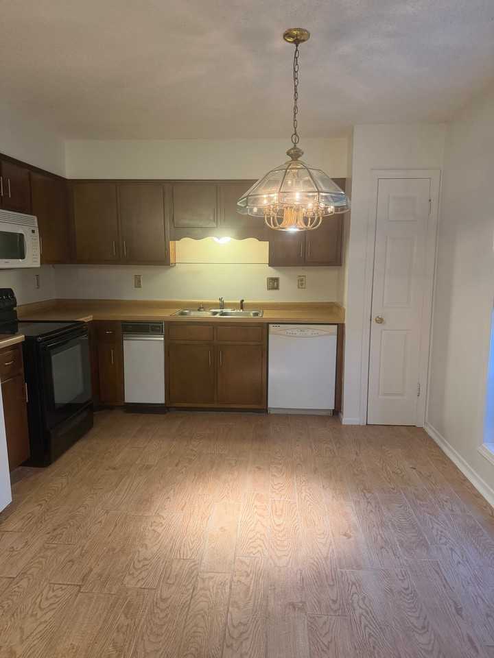 3093 Littlefield Cv - Photo 3 of 16