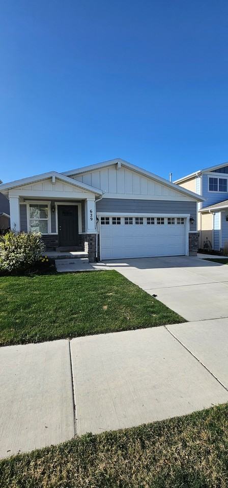 629 W Life Dr - Photo 2 of 17