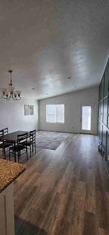 629 W Life Dr - Photo 5 of 17