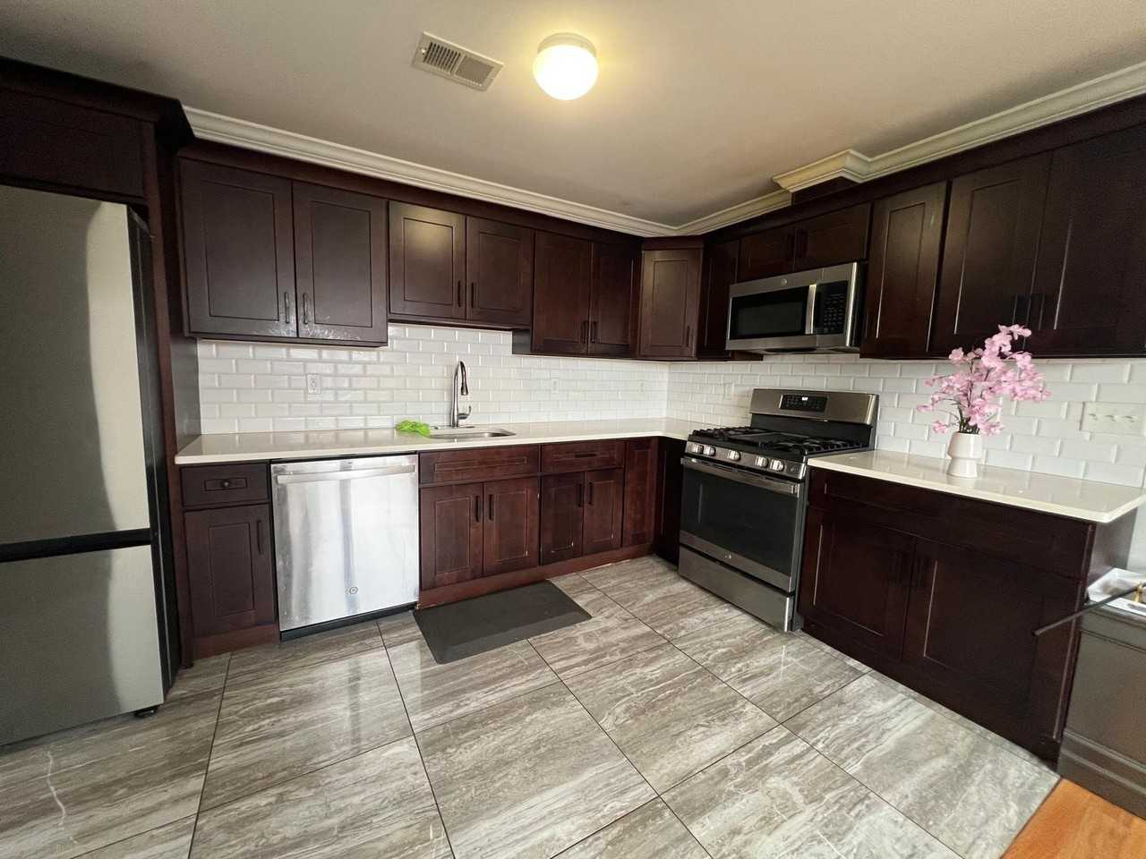 121 Miller St #2 - Photo 3 of 11