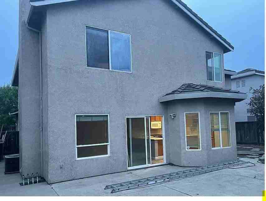 1437 Mayfield St - Photo 6 of 13
