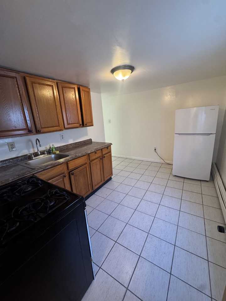 3712 Winchester Ave #1stFL - Photo 2 of 8