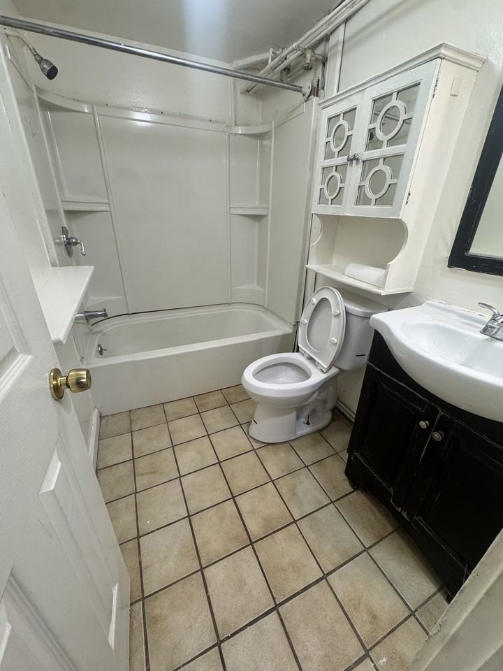 3712 Winchester Ave #1stFL - Photo 3 of 8