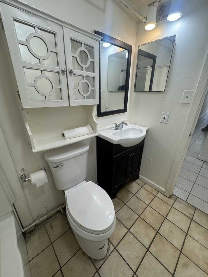 3712 Winchester Ave #1stFL - Photo 4 of 8