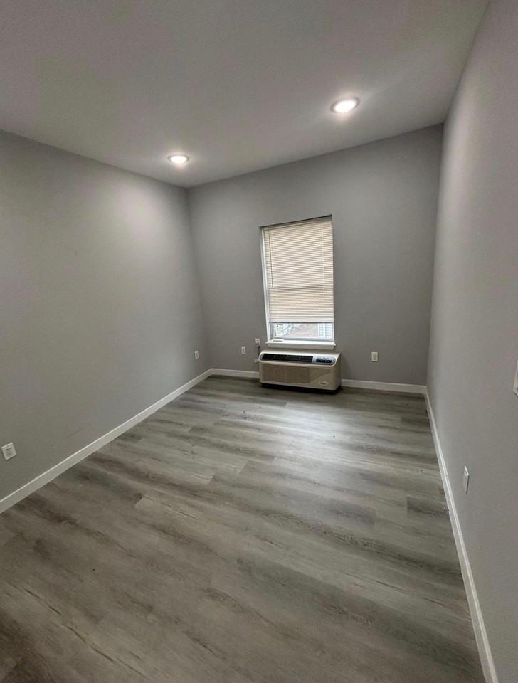 98 12th Ave #304 - Photo 6 of 6