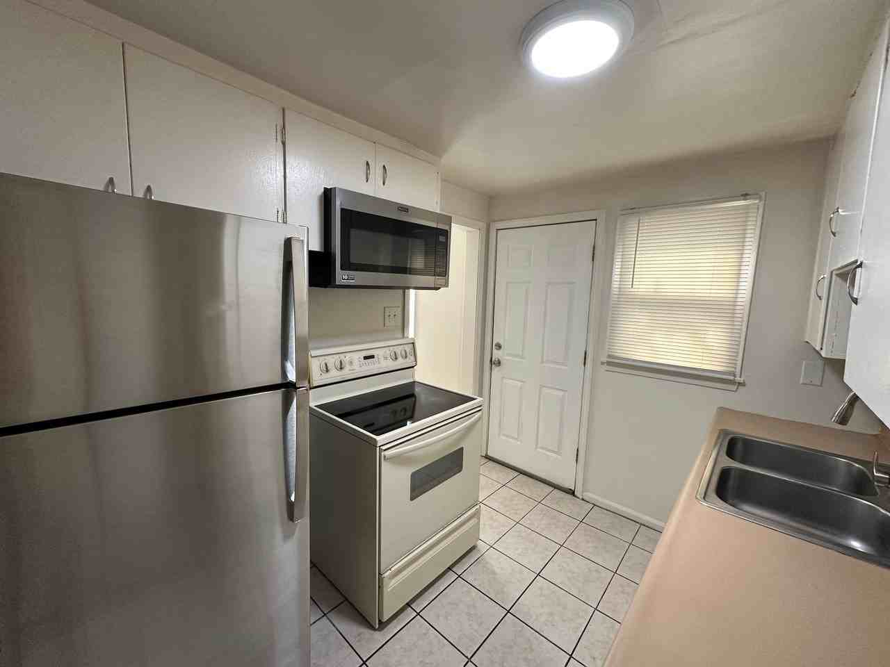 530 Chelsea Ave #530 - Photo 5 of 19