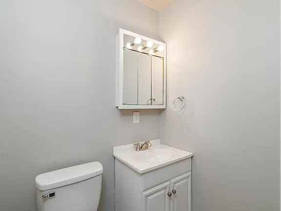 6006 Fayette Ln - Photo 2 of 15