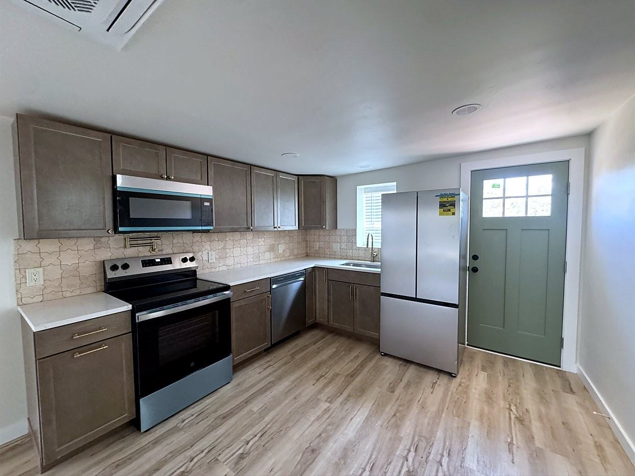 1804 Slate Ave Nw - Photo 3 of 18