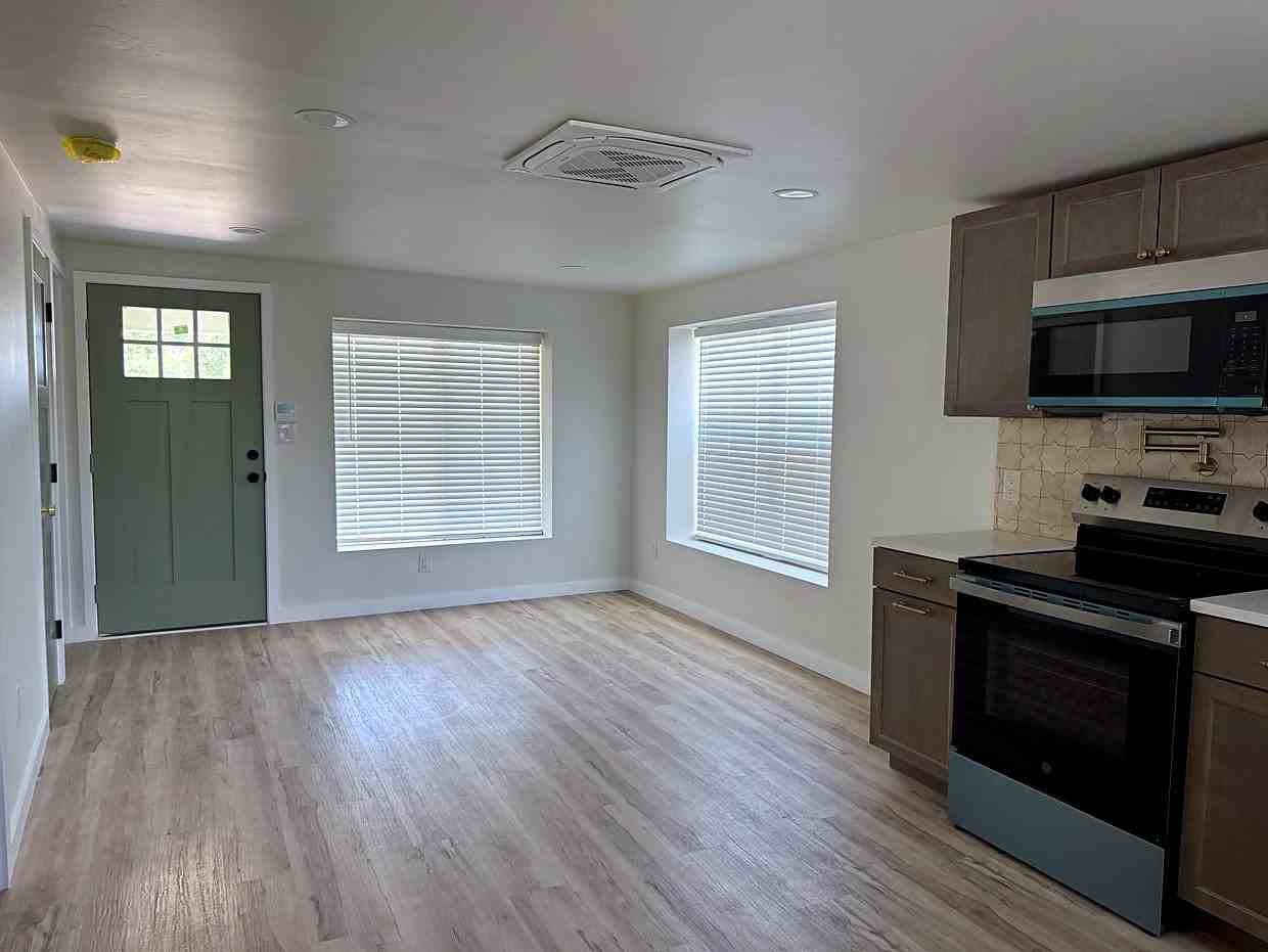 1804 Slate Ave Nw - Photo 7 of 18