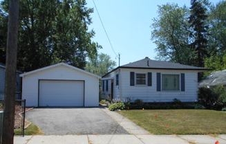 426 E Gracelawn Ave - Photo 1 of 1
