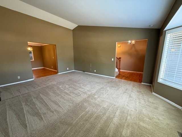 4927 Ne 23rd St - Photo 6 of 30