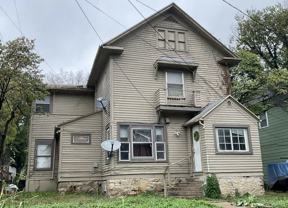 712 Sw 16th St - Photo 1 of 1