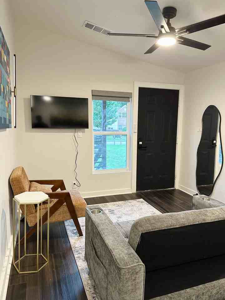 3405 Hamilton Ave - Photo 2 of 14