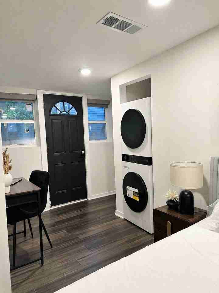 3405 Hamilton Ave - Photo 4 of 14