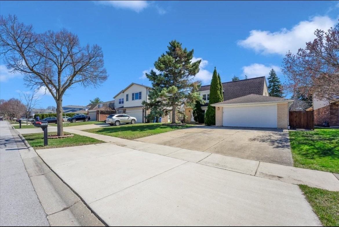 1103 E Ardyce Ln - Photo 2 of 18