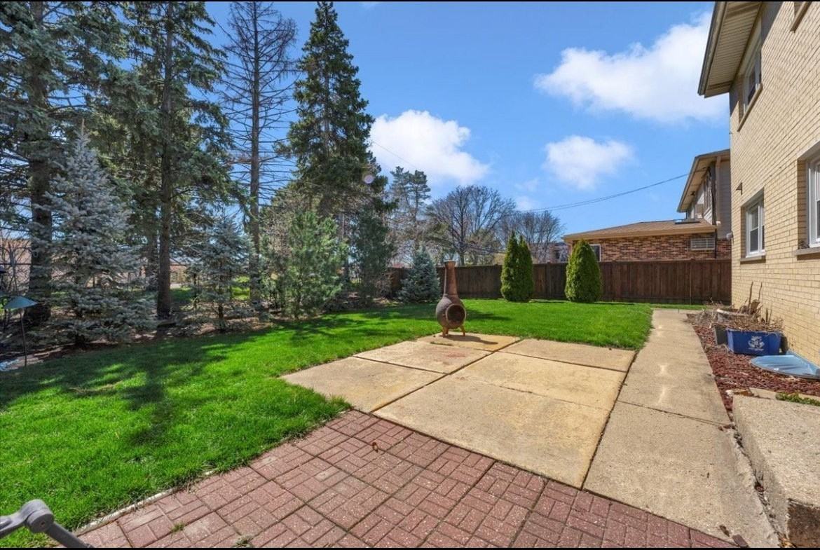 1103 E Ardyce Ln - Photo 3 of 18