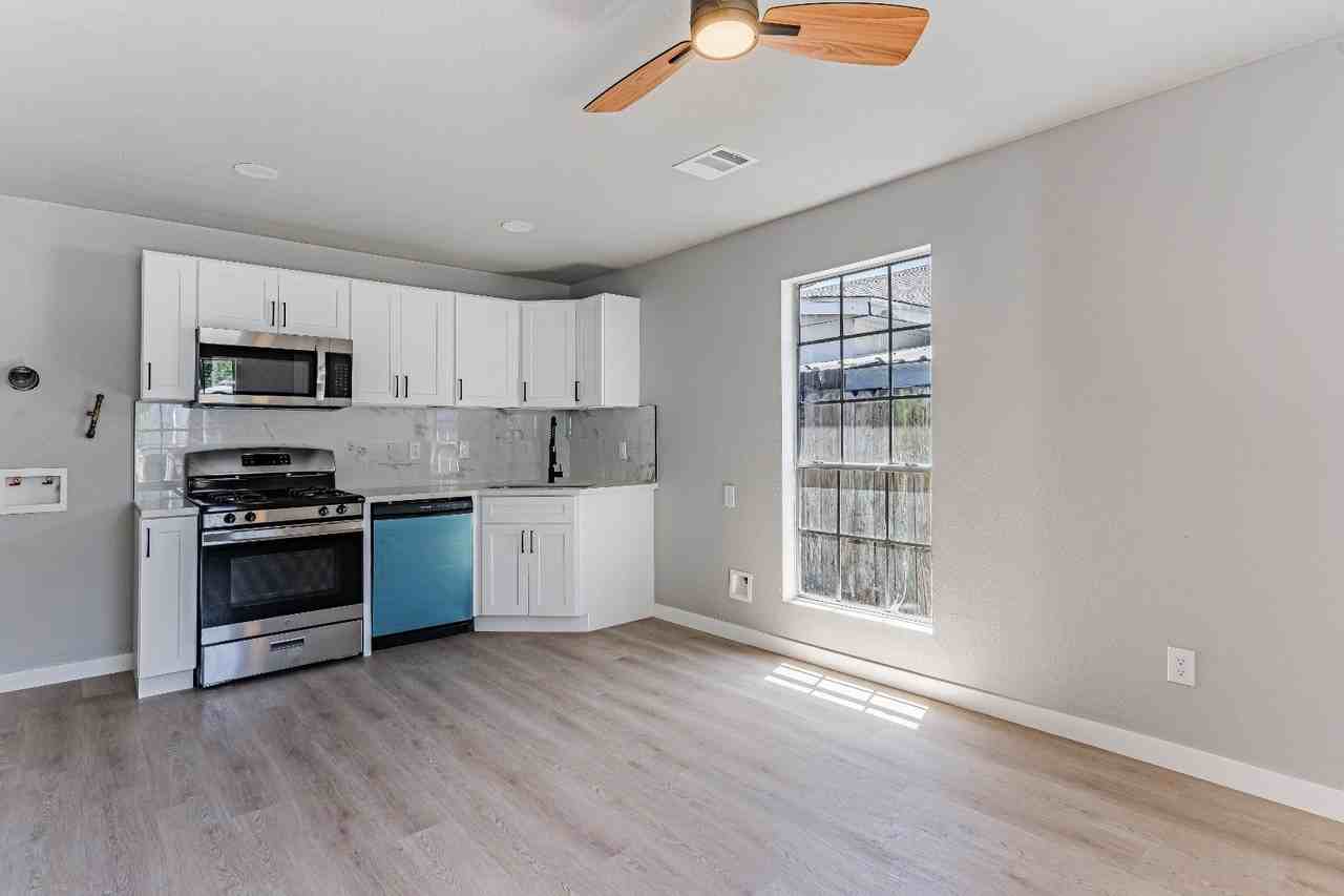 215 Delmar St #3 - Photo 2 of 6