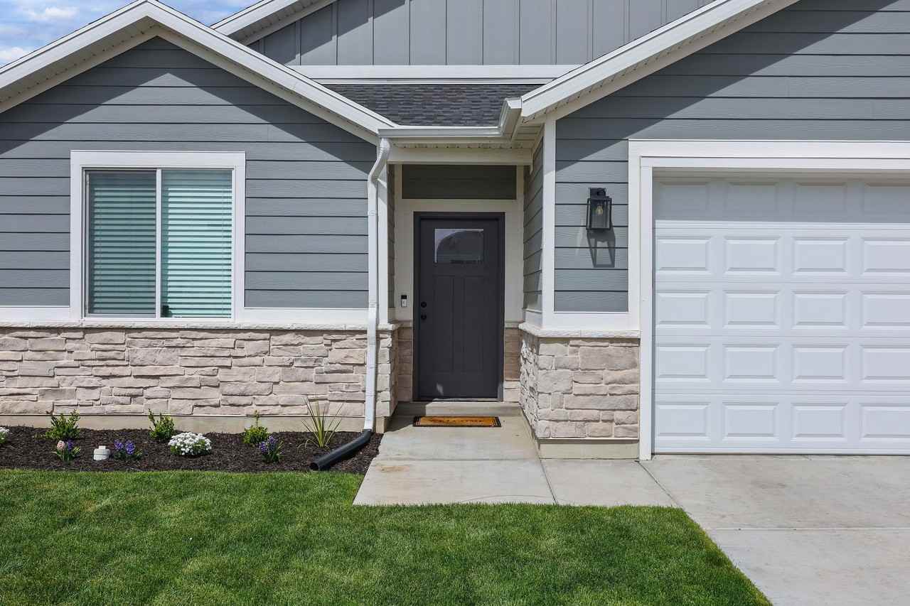 252 Ws - Photo 2 of 20