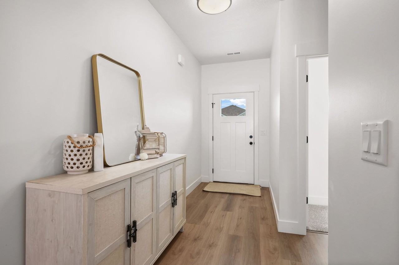 252 Ws - Photo 3 of 20