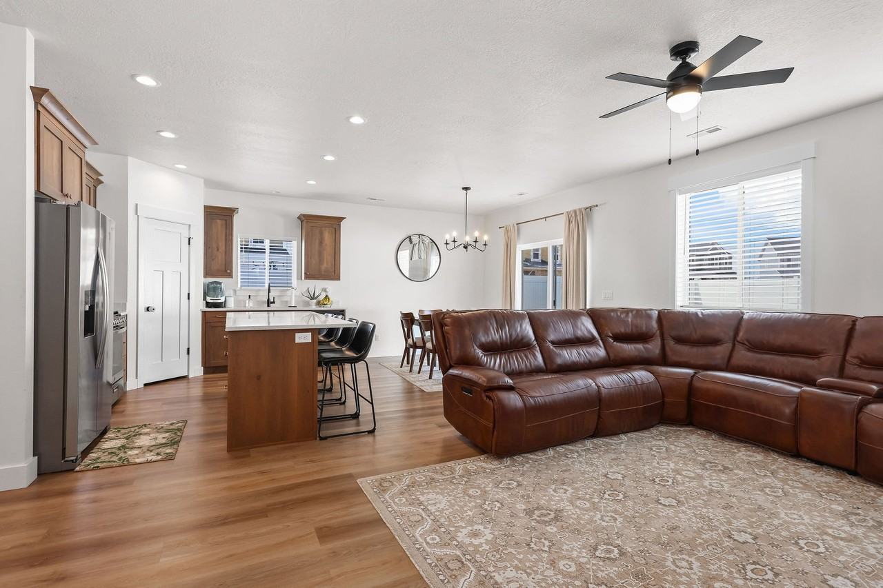 252 Ws - Photo 4 of 20